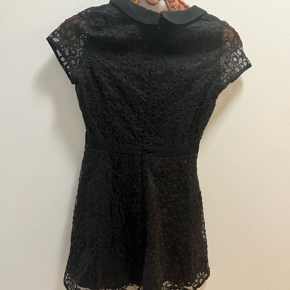 Luca Couture Lace Dress (S) - Picture 5 of 9